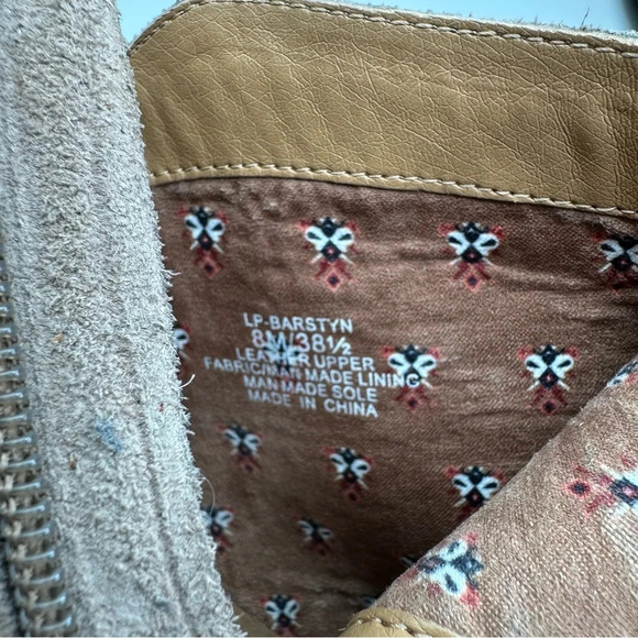 Lucky Brand Barstyn Neutral Light Tan Suede Heeled Zip Side Ankle Booties Size 8 - Picture 7 of 8